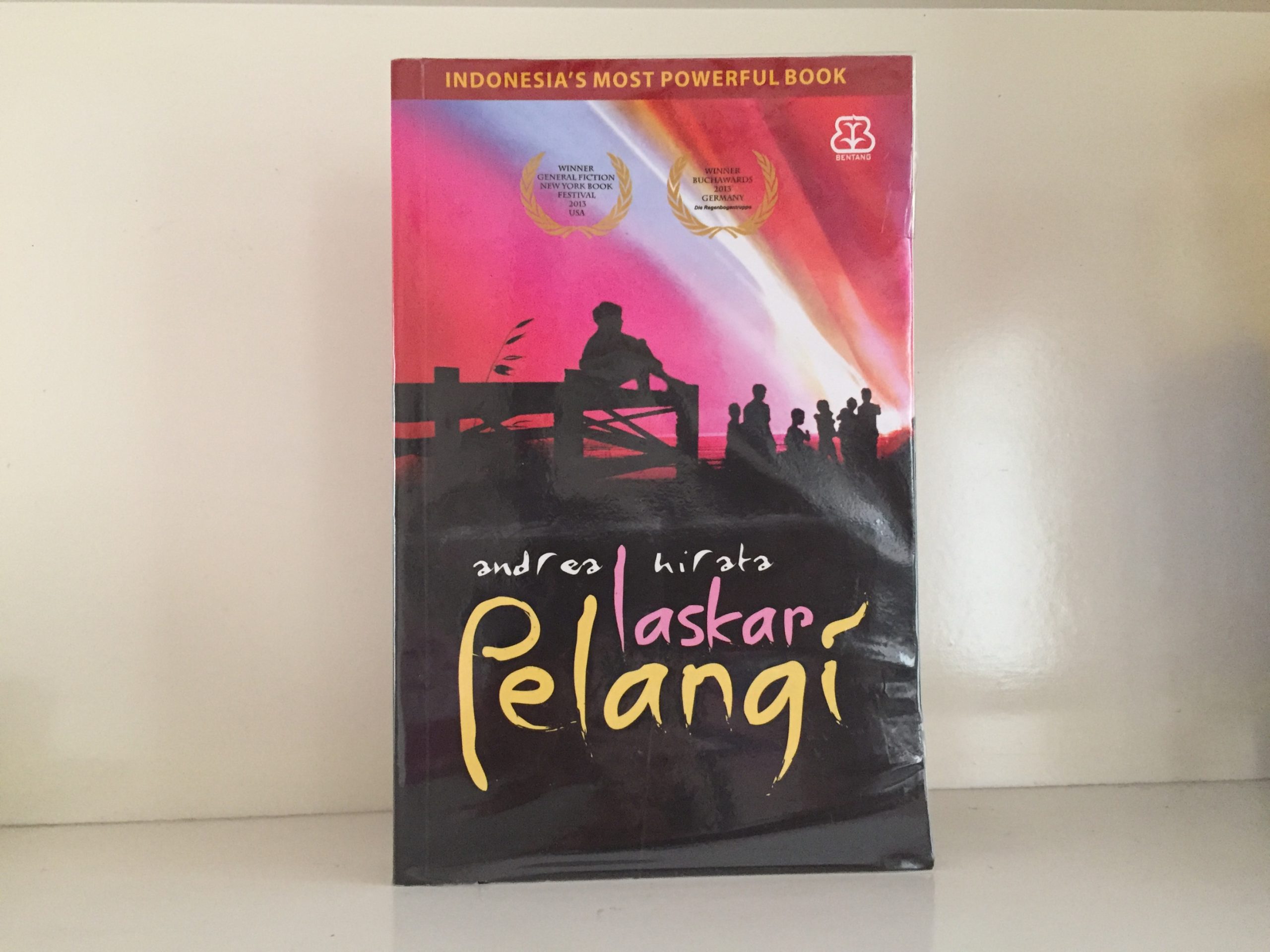 Review Buku]: Laskar Pelangi Karya Andrea Hirata Indonesia